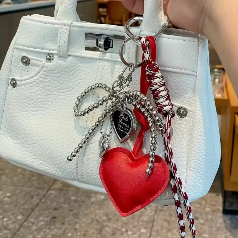 Charm de bolso – Corazón con lazo