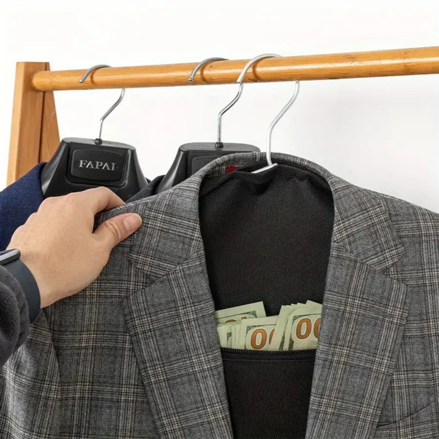 Gancho con bolsillo secreto